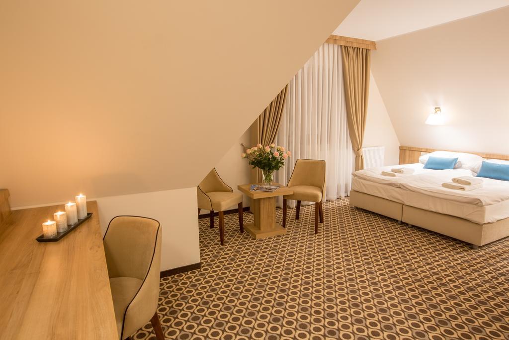 Borowy Dwor- Biznes, Spa & Fun Szaflary Rom bilde